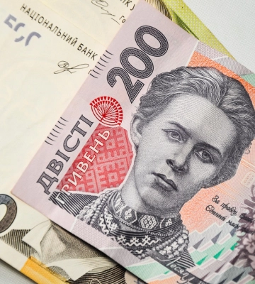 Средняя зарплата в Украине выросла до 26 499 грн – Госстат