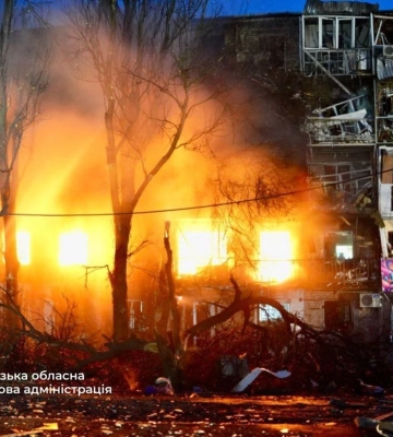 Запоріжжя пережило 12 ударів: є влучання та поранені (відео)