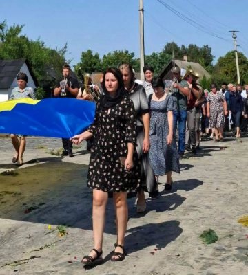 Рівненщина попрощалася із пʼятьма захисниками Рівненщина попрощалася із пʼятьма захисниками