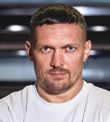 Титул під загрозою: WBO вимагає від Усика пояснення через танці замість відновлення Титул під загрозою: WBO вимагає від Усика пояснення через танці замість відновлення