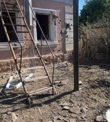 Російські війська обстріляли Корабельний район Херсона. ФОТО. ВІДЕО