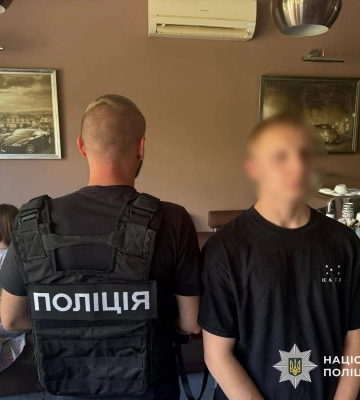 15 тисяч доларів з особи: в Ужгороді затримали переправника військовозобов’язаних
