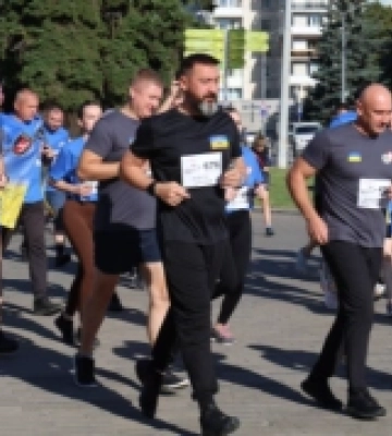 У Луцьку відбувся Всеукраїнський патріотичний забіг «Шаную воїнів, біжу за Героїв України». ФОТО