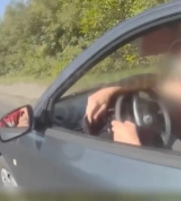 У Луцьку патрульні допомогли вагітній жінці доїхати до пологового