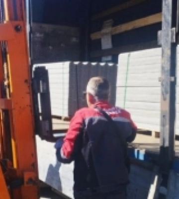 На Херсонщину окупанти завезли шифер із Рязані через брак матеріалів у Криму та на захоплених територіях