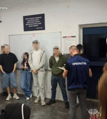 Обіцяли прибутки від торгівлі на біржі: у Дніпрі викрили 11 шахрайських кол-центрів