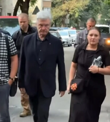 Політичні соратники Парубія побували на місці його вбивства (відео)
