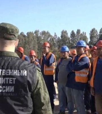 В Мелитополе мигранты-строители сидят 3 месяца без зарплаты - пропагандисты “спускают собак” на “генерала” Балицкого (Скрины)