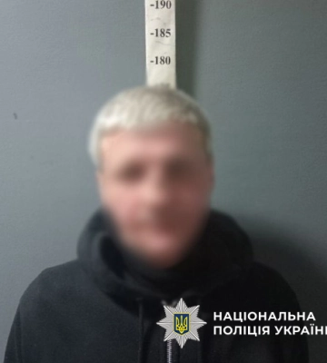 У Києві засуджено злочинця, який за просте зауваження кілька разів вдарив жінку ножем у живіт