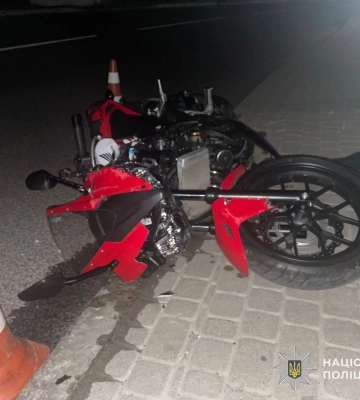 Водій мотоциклу та його пасажир постраждали внаслідок ДТП на Львівщині, - поліція