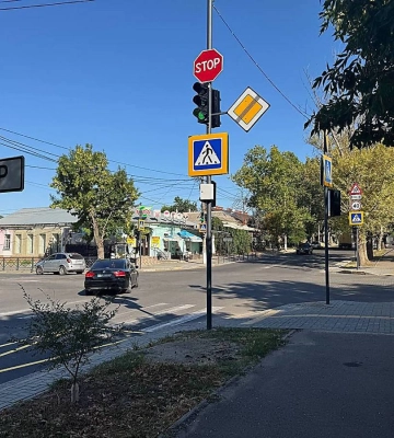 У Миколаєві встановили світлофор на перехресті 3-ї Слобідської та Марка Кропивницького