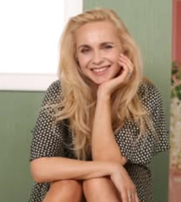 Лилия Ребрик трогательно поздравила старшую дочь с 13-летием и поделилась архивными фото