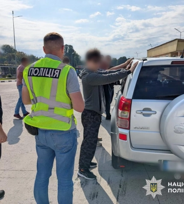 Виготовляли підроблені документи для ухилянтів від мобілізації - у Хмельницькому викрито злочинну групу