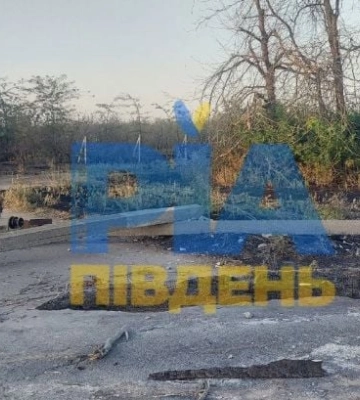 Под Мелитополем бушевал мощный пожар: оккупанты «сбили ракету» на линию электропередач 