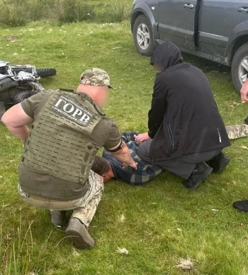 Фото: На Рівненщині викрили схему втечі за кордон на мотоциклі