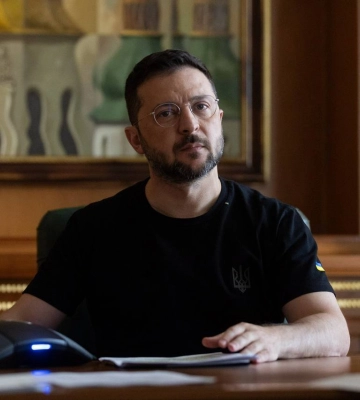 Зеленський після доповіді Сирського анонсував удари по території РФ