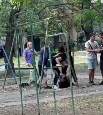 Побиття школярки у Кривому Розі: відео жорстокості підлітків розлетілося мережею