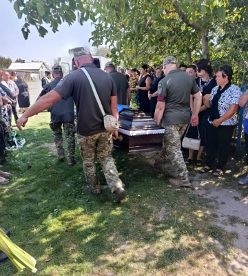 18 місяців вважався зниклим безвісти: на Волині провели в останню дорогу Героя Миколу Пеприка