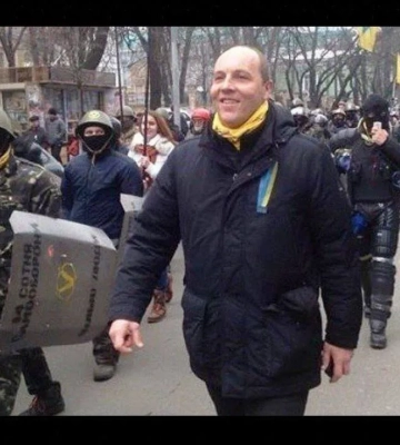У Києві на Майдані попрощаються з Андрієм Парубієм