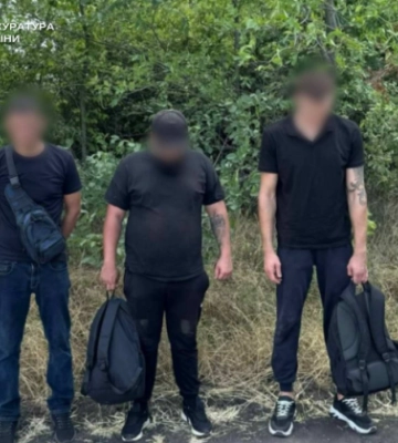Військовослужбовець з Одещини хотів допомогти сину та ще двом чоловікам втекти за кордон