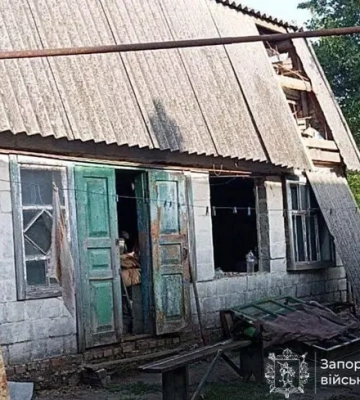 В Запорожской области россияне попали КАБом по дому, погибли люди — ОВА