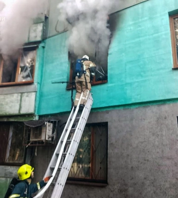 Двох дітей врятували зранку на пожежі в Харкові 