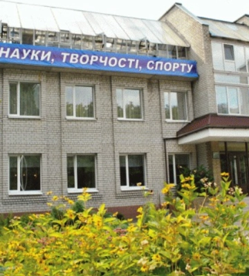 У школах - до вечора, безкоштовні обіди й проїзд: у Дніпрі почався навчальний рік