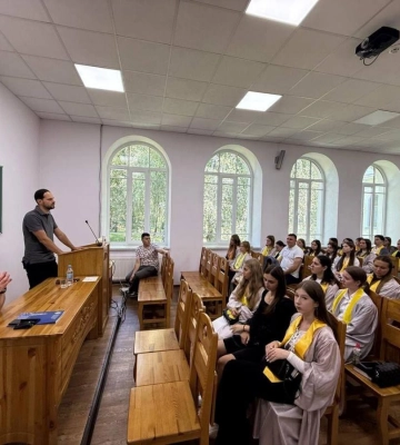 В Острозькій академії першокурсників урочисто посвятили у спудеї