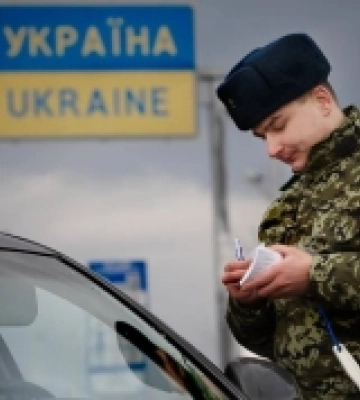 Житомирські прикордонники викрили схему незаконного переправлення чоловіків за кордон