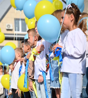 До шкіл на Закарпатті пішли 11,7 тис. першокласників