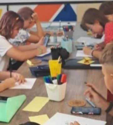 У Рівному юні митці створювали крапкові історії про місто