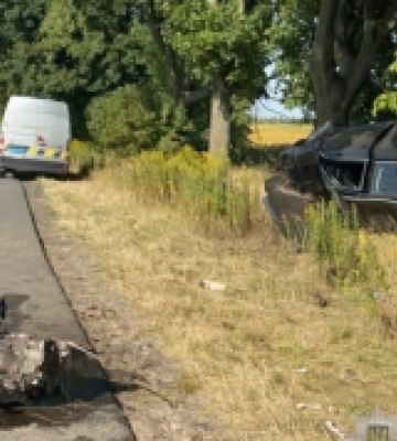 У Луцькому районі автомобіль Audi врізався в дерево