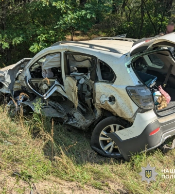Обставини ДТП, в якій постраждали чоловік та троє дітей, встановлює поліція Чернігівщини