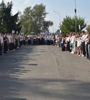 Заступник голови обласної ради Василь Дем&#039;янчук привітав студентів УжНУ з Днем знань