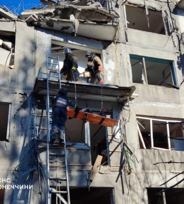 Війська Росії за добу вдарили по кількох населених пунктах Донеччини: загинула одна людина, ще 10 – поранені
