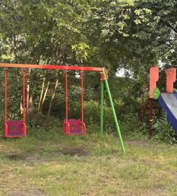 У Полтаві продовжують ремонтувати дитячі майданчики: перелік адрес