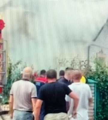 У селі на Волині загорівся житловий будинок: дим видно здалеку