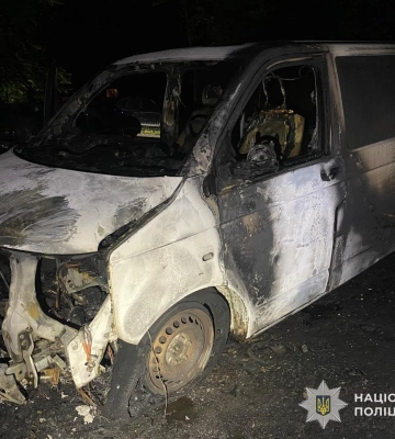У Львові спалили мікроавтобус