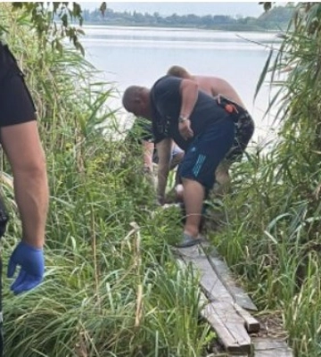 У водоймі Сміли знайшли тіло чоловіка
