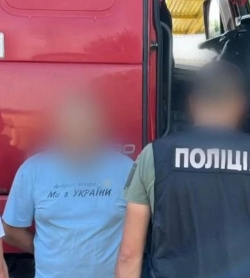 Фура з газировкою як схованка: на Одещині затримали «перевізника» призовника за $13,2 тис.