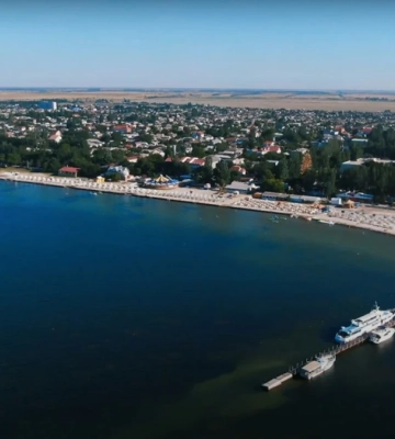 Окупований Скадовськ з курорту перетворився на зону страху: половина жителів виїхала