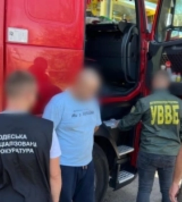 13 200 доларів за поїздку до Молдови у фурі серед газованих напоїв: на Одещині затримали утікача
