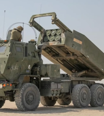 HIMARS і дрони розібрали російські танки під Покровськом – відео