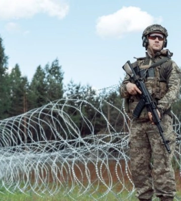 Двох чоловіків підозрюють рівненські прокурори в організації каналу втечі з України