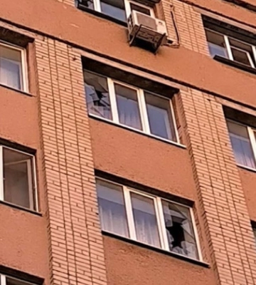 У Херсоні внаслідок обстрілу пошкоджено будівлю суду, фото