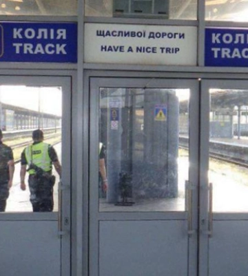 Смертельне селфі — у Києві помер чоловік, якого вдарило струмом на даху електрички