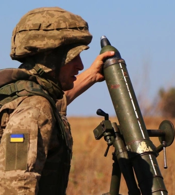За добу війни РФ втратила танк, 53 артсистеми та 800 військових