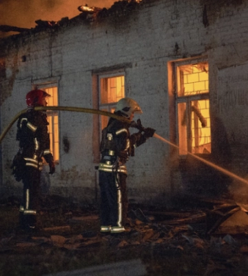 Дронова атака на Суми: зруйновано приміщення торгового ряду, пошкоджено будинки