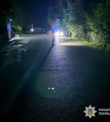 У Рахові водій пасажирського автобуса збив 20-річного хлопця і втік