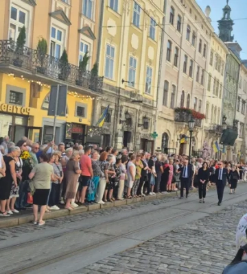 Львів проводжає Парубія: на площі Ринок триває загальноміська церемонія (наживо)